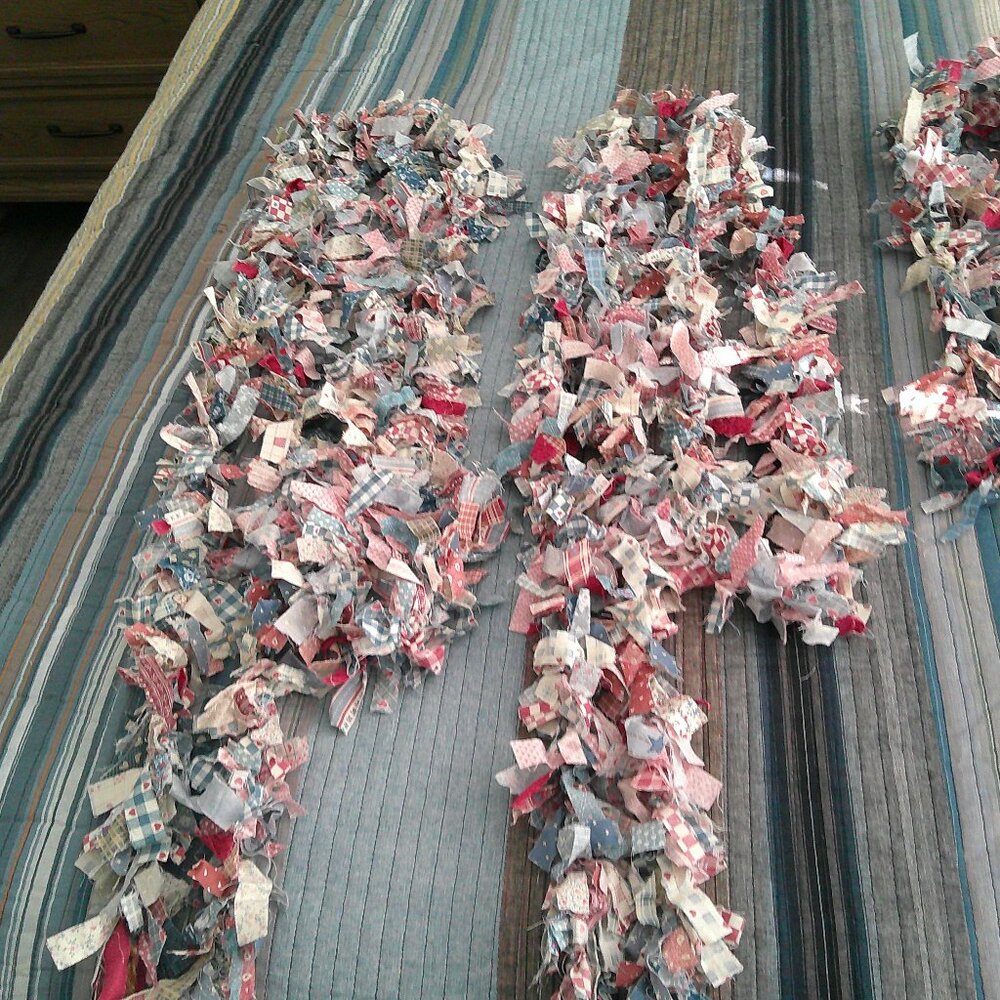 5 assorted Fabric homemade garlands 4 long 1 shorter Unique christmas decoration - Picture 3 of 3